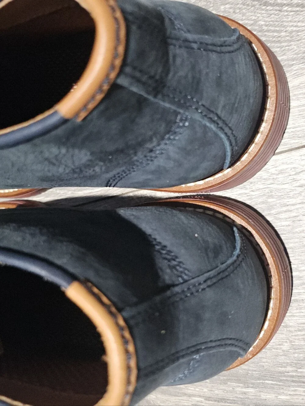 Johnston & Murphy Navy Suede Chukka Boots with Brown Contrast Sole
